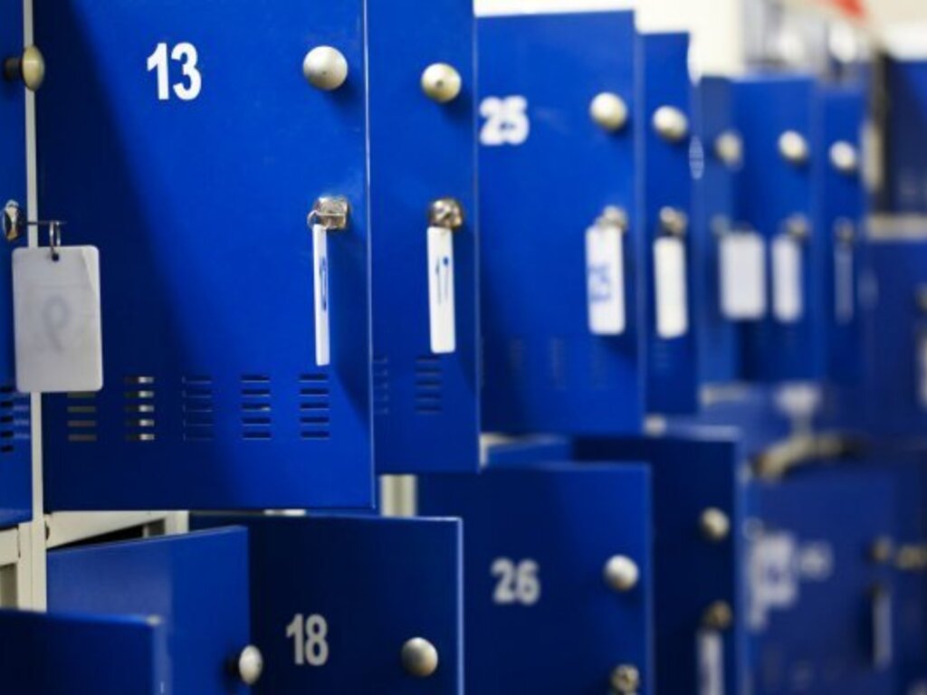 Los comercios son responsables de las pertenencias que se guardan en los casilleros