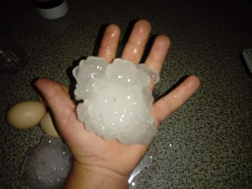 Tormenta eléctrica con piedra  de gran tamaño  cayó en varios distritos