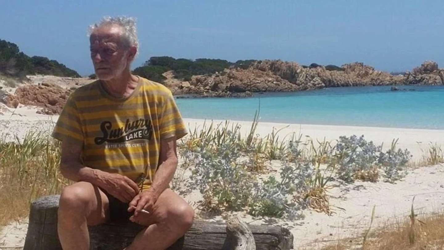 “Me cansé, me marcho”: el Robinson Crusoe italiano abandona la isla donde vivió solo durante 32 años