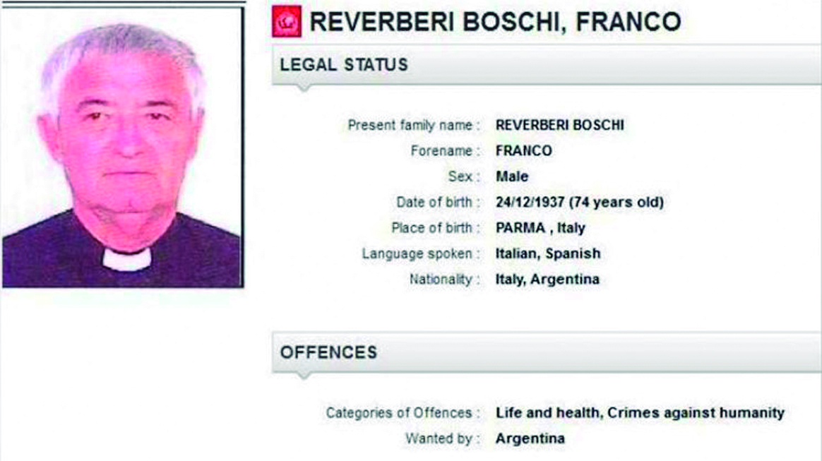 Pedido de extradición de Franco Reverberi:  “Iba con una pistola enfundada en una  sobaquera y llevaba una biblia en la mano”