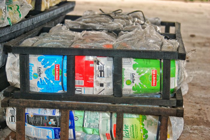 Promueven la construcción sustentable con botellas recicladas en Mendoza