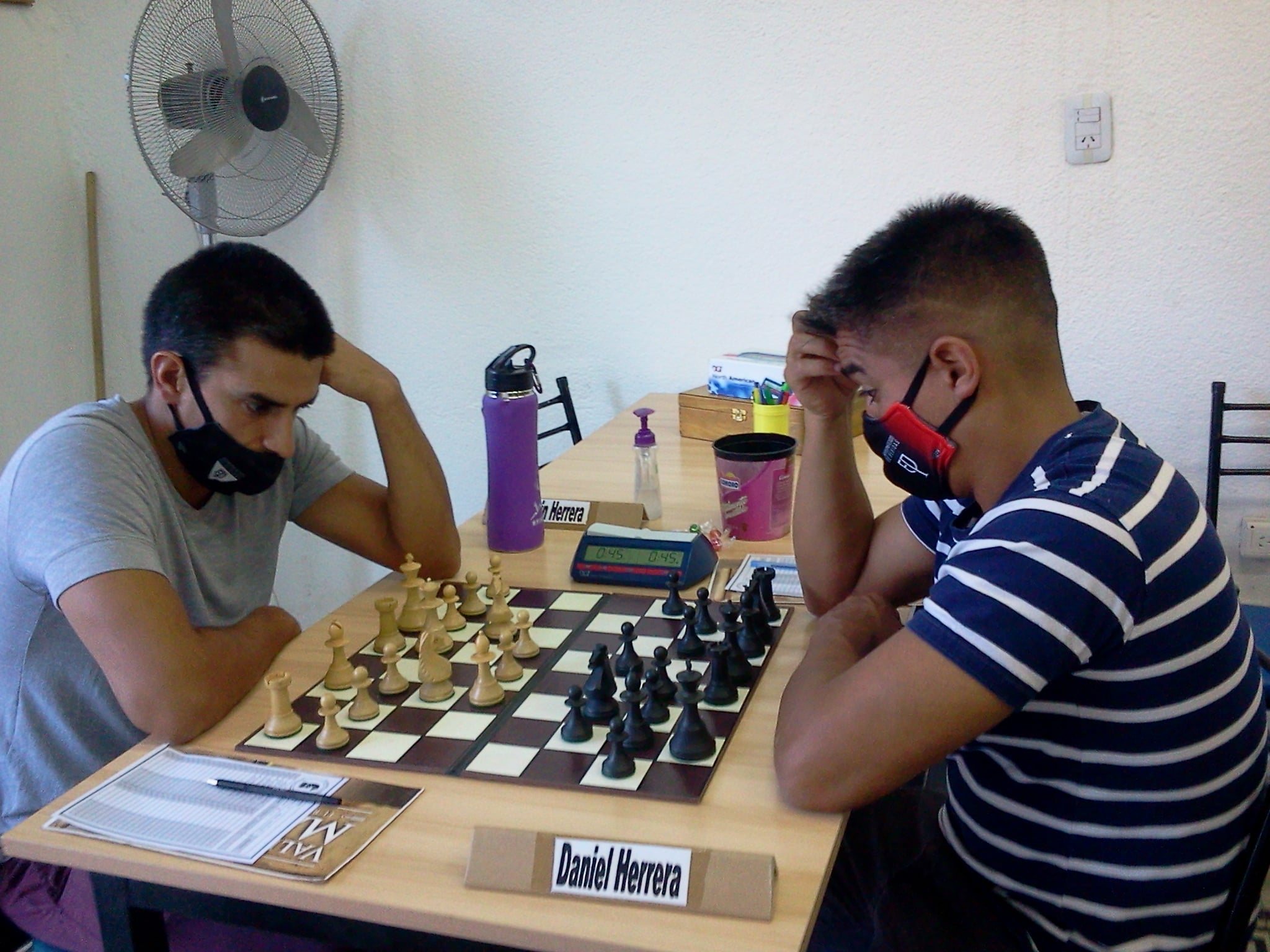 Kevin Herrera sigue liderando el Torneo Apertura de ajedrez