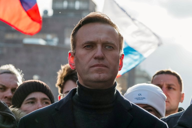 Los médicos de Alexei Navalny advirtieron que el líder opositor encarcelado en Rusia puede sufrir un paro cardíaco en cualquier momento