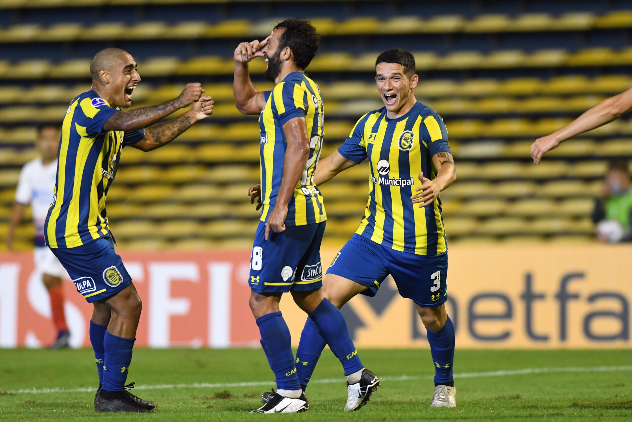Gol de Lucas Gamba en el triunfo de Rosario Central en la Copa Sudamericana