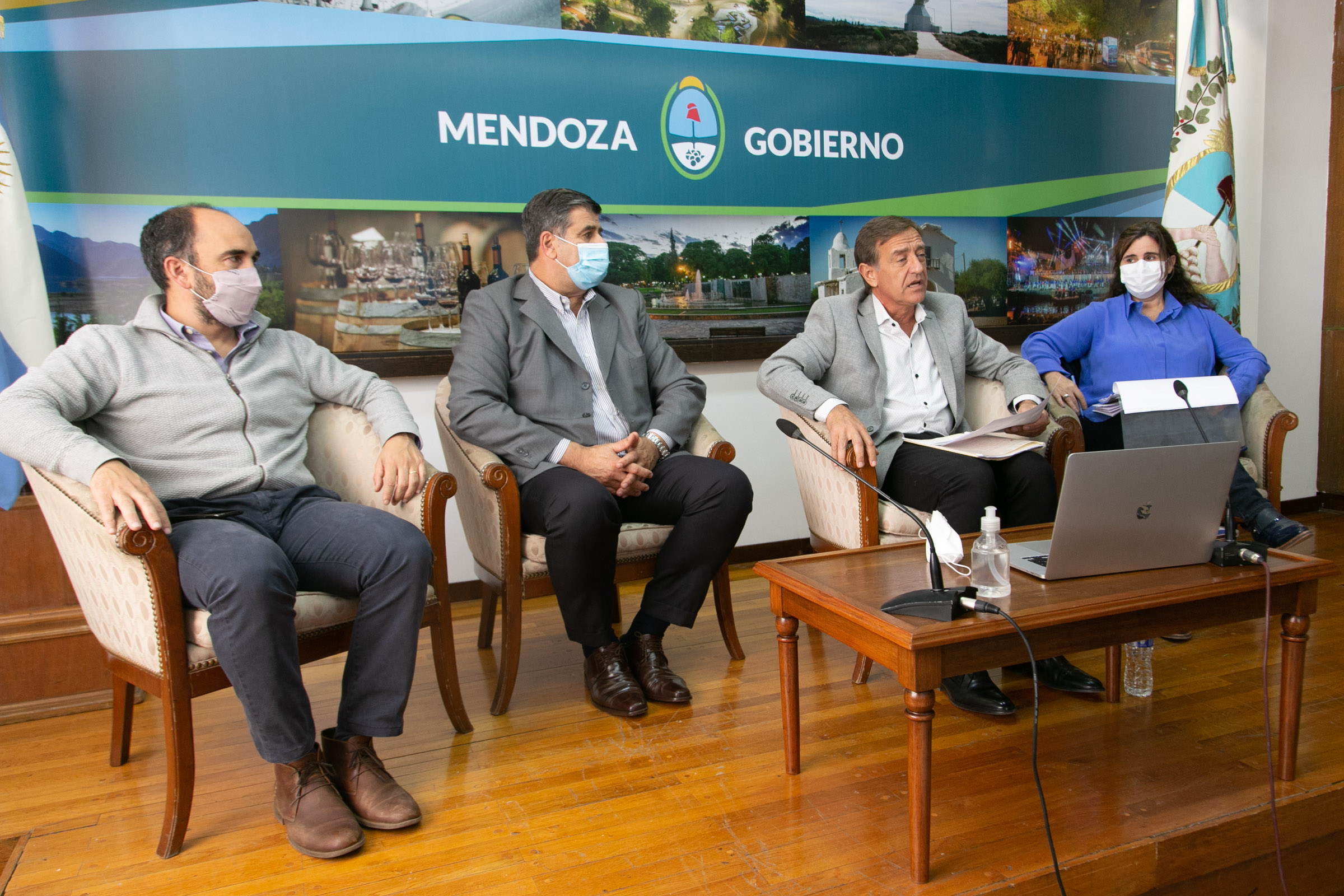 Mendoza suma una hora  más de restricción horaria