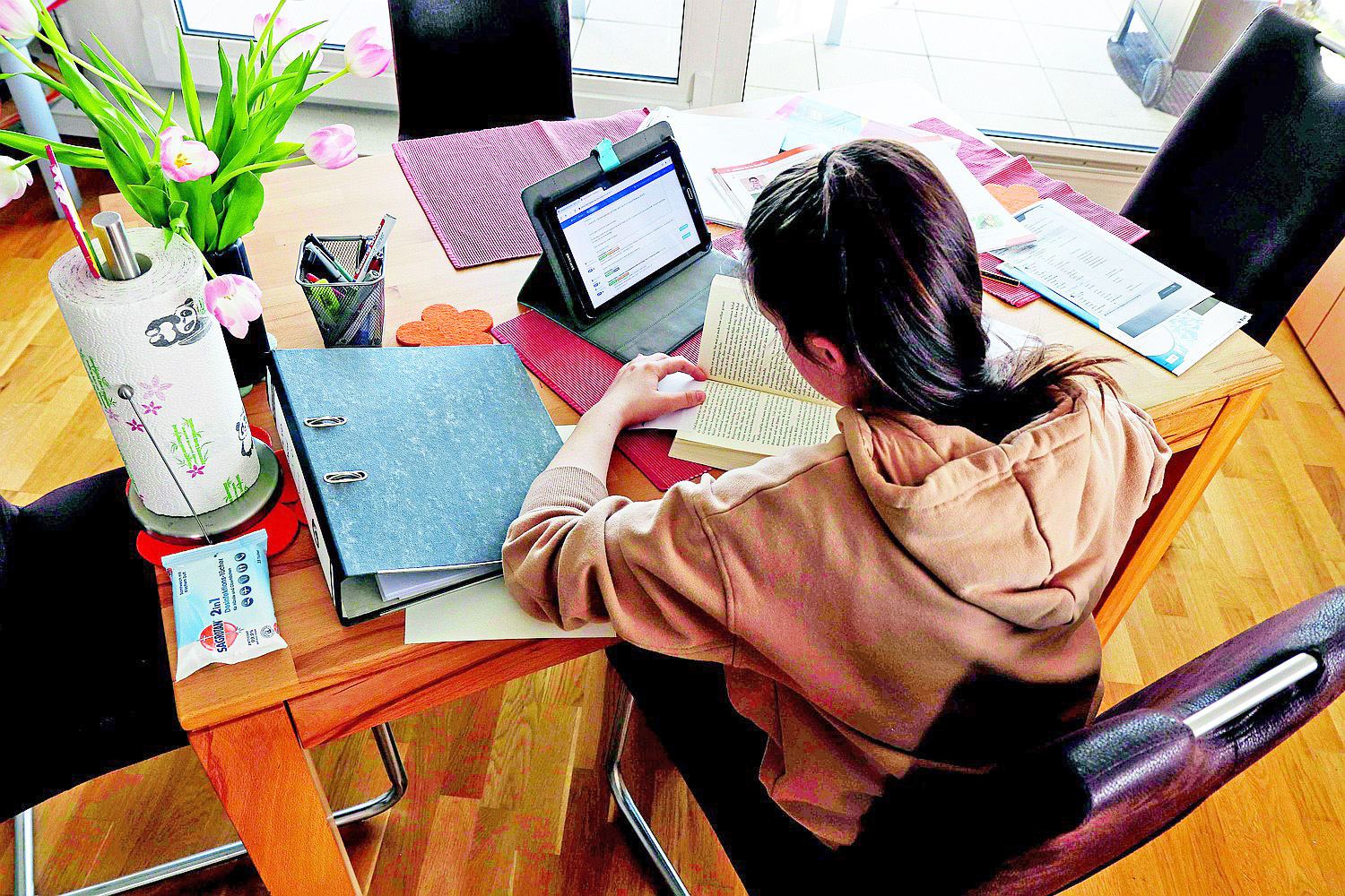 Gracias a la solidaridad en las redes sociales consiguió una computadora para seguir estudiando
