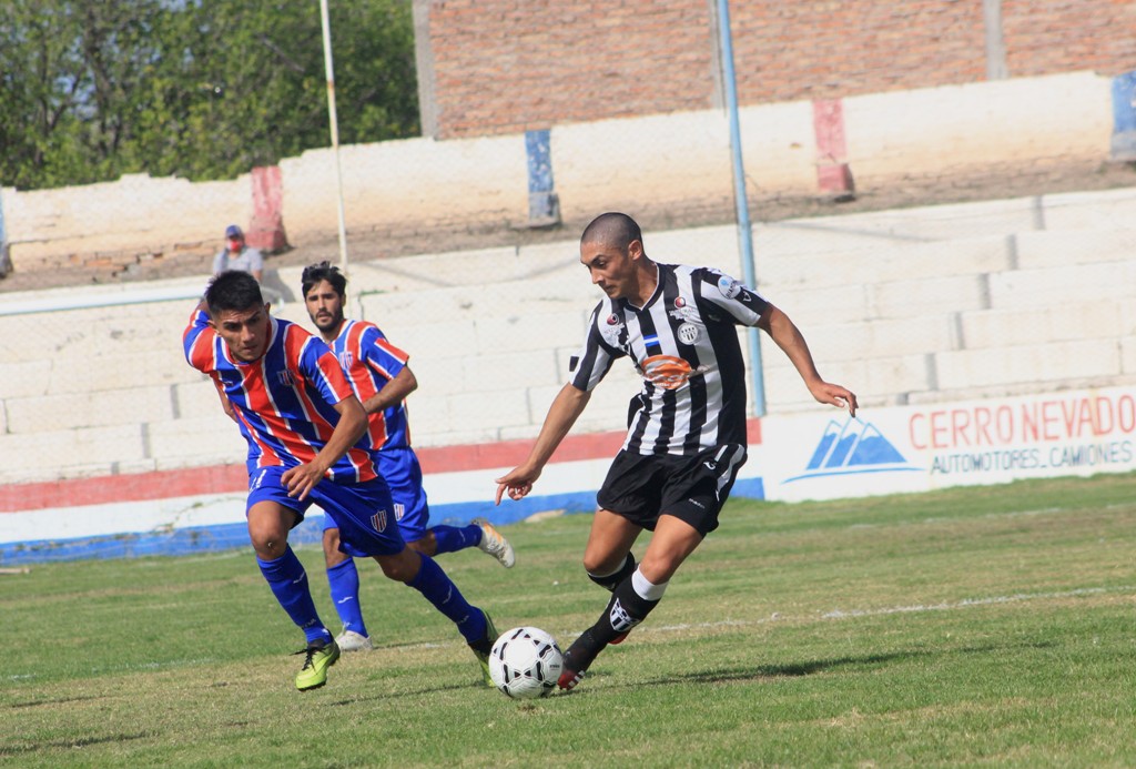Fútbol local: Monte Comán y Constitución ganaron en el cierre de la 1ª fecha