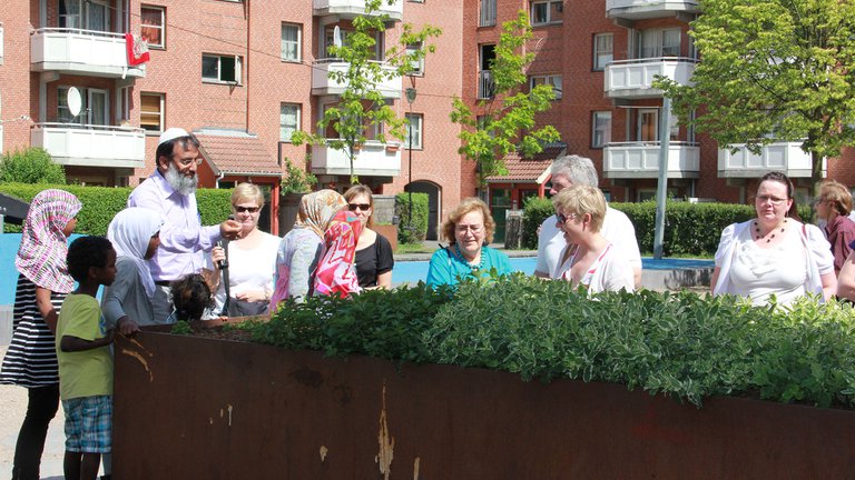 El controversial proyecto “anti-guetos” de Dinamarca que pone un tope del 30% por barrio a vecinos “no occidentales”