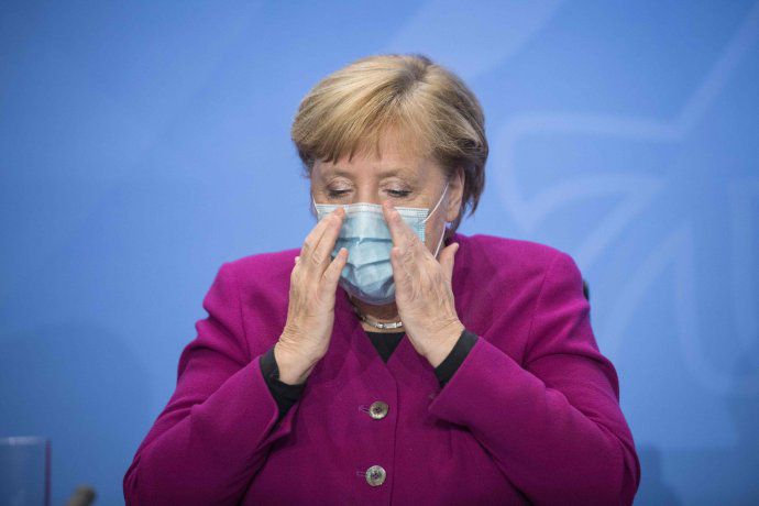 Alemania: Merkel puede imponer toque de queda y suspender las clases presenciales
