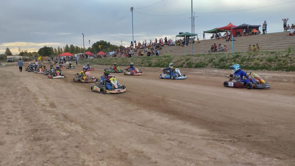 Comenzó el Campeonato Mendocino de karting en tierra
