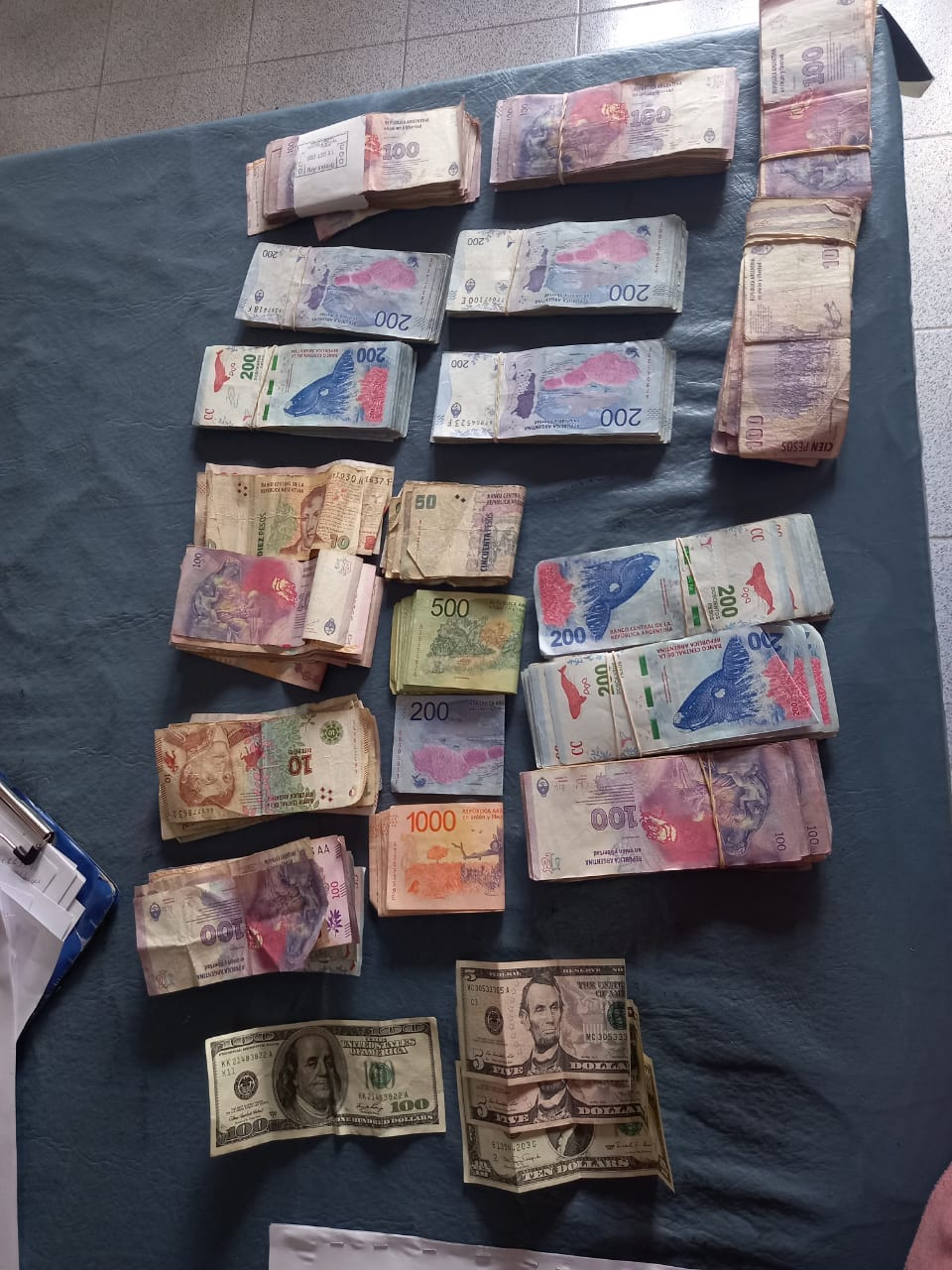 Con el “cuento del tío” estafaron  a una anciana en más de 750.000  pesos pero fueron detenidos