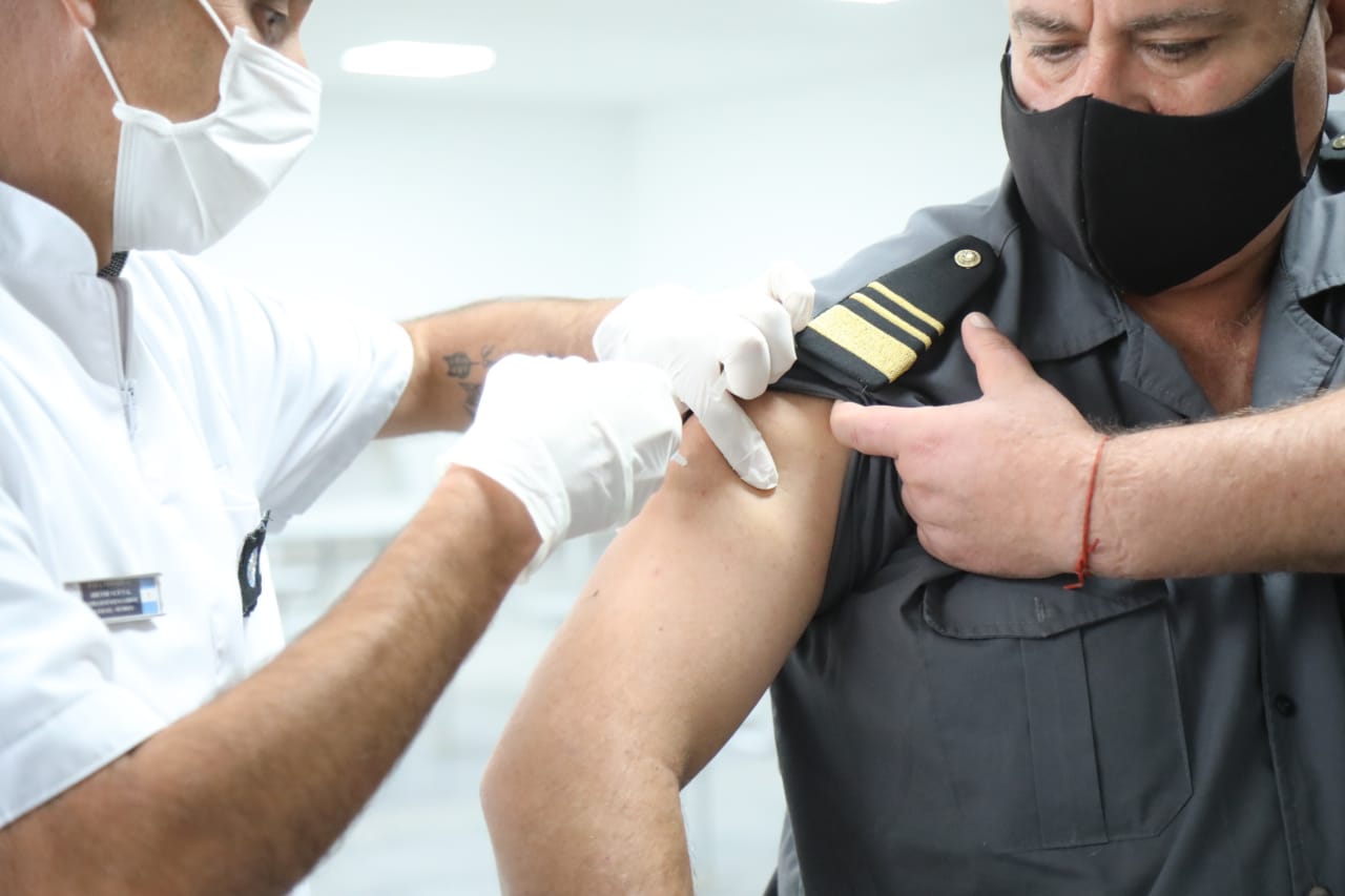 Continúa el operativo de vacunación  del Servicio Penitenciario en el Sur provincial