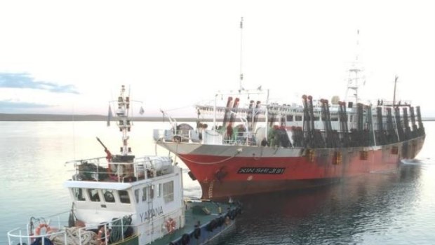 El trabajador de un pesquero murió de Covid y el barco fue aislado y puesto en cuarentena en Puerto Deseado