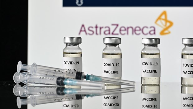 El lunes llegarán más de dos millones de dosis de AstraZeneca