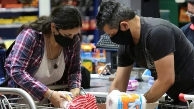 Advierten que la inflación se aceleró y alcanzó una «peligrosa velocidad crucero»
