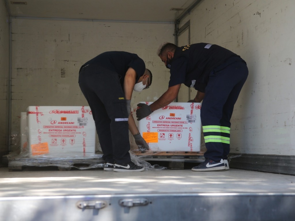 Los requisitos que exige el Gobierno para contratar la distribución de vacunas