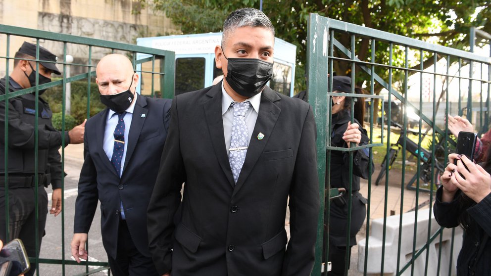 Condenaron al policía Luis Chocobar a 2 años de prisión y cinco años de inhabilitación pero no irá a la cárcel