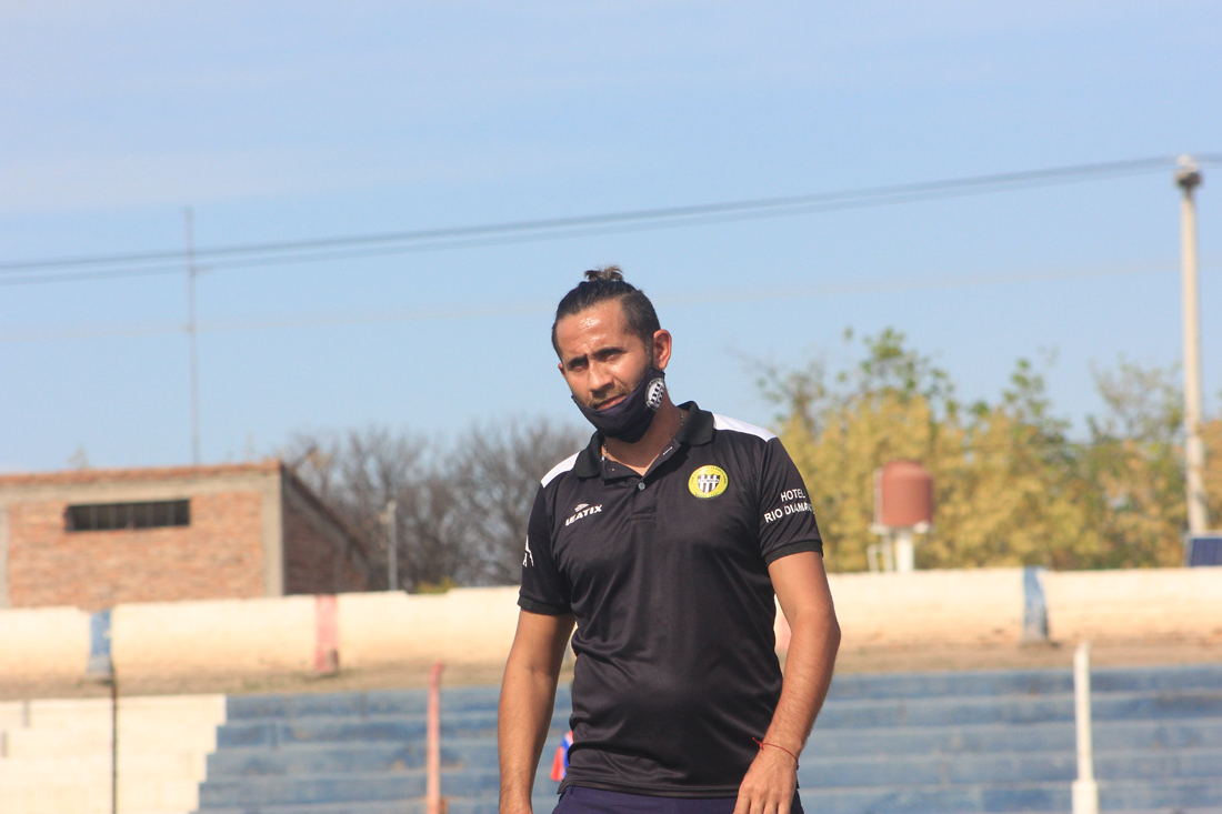Guillermo Buenamigo dejó de ser el entrenador de San Martín de Monte Comán