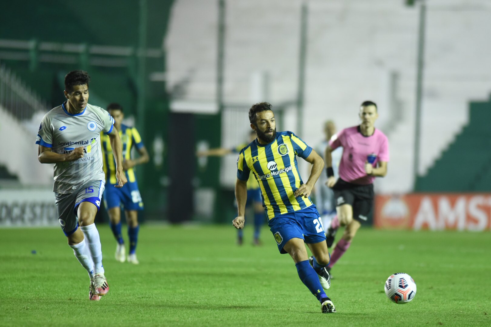 Con Lucas Gamba de titular, Rosario Central se metió en los octavos de la Copa Sudamericana