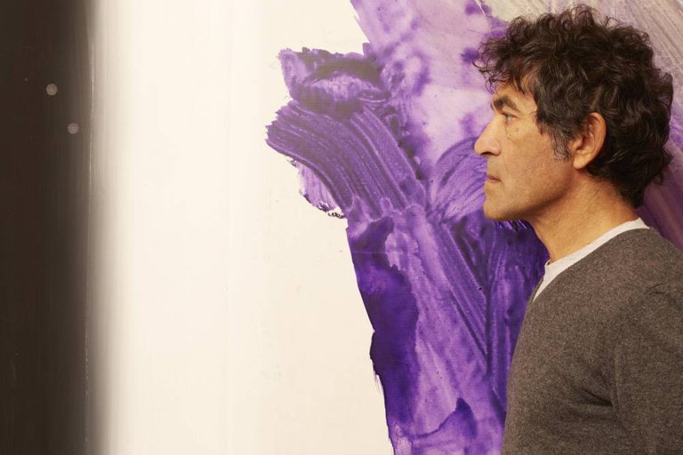 Un artista vendió una escultura invisible por 18.300 dólares