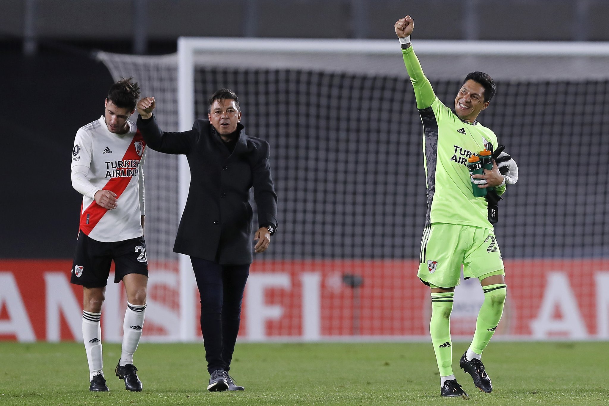 River, histórico: con Enzo Pérez de arquero, venció a Independiente Santa Fe