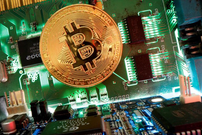 Criptomillonarios por error: un portal regaló hasta 32 millones de dólares en Bitcoin a sus clientes por accidente