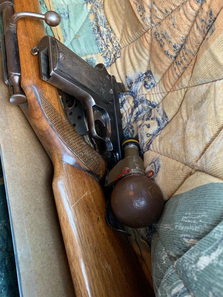 Choque, conductores alcoholizados y hasta una granada en el baúl