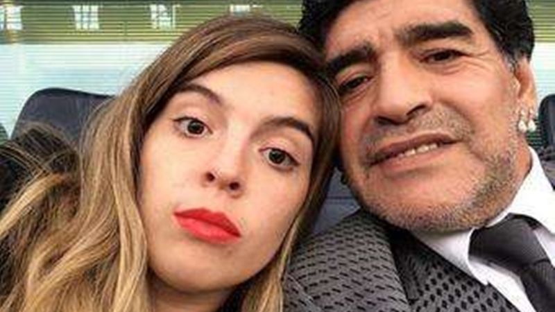 A seis meses del fallecimiento de Diego Maradona, Dalma compartió el altar que tiene en su honor