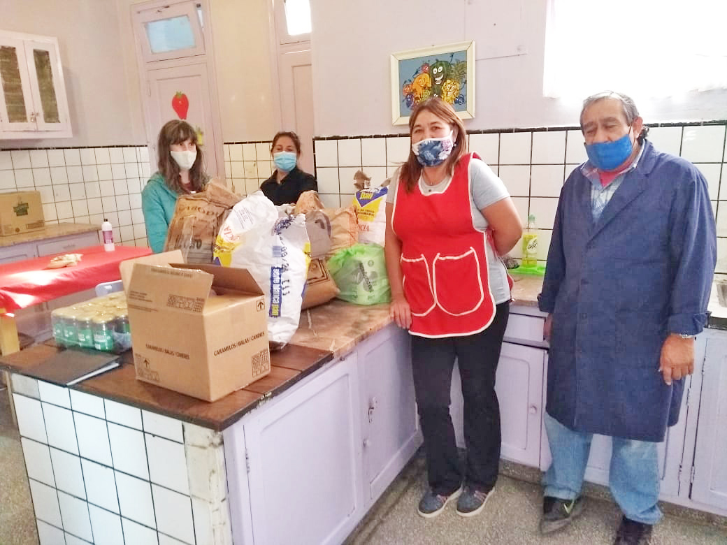 El Rotary Club San Rafael Este asistió a la comunidad  de Colonia Española