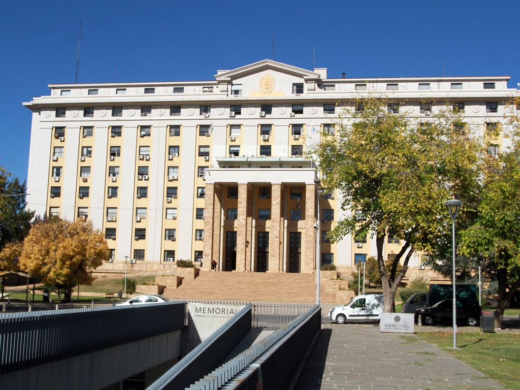 El Gobierno confirmó cuándo cobrarán el aguinaldo los estatales