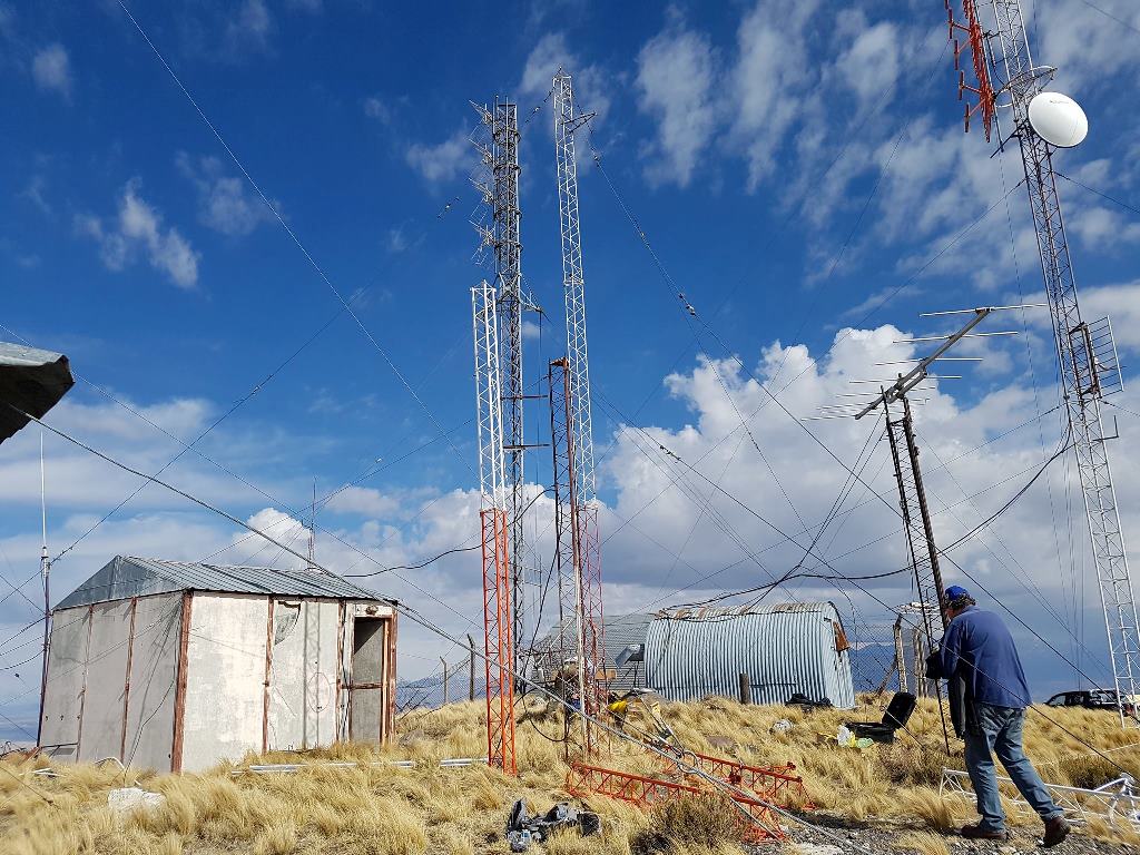 El Radio Club logró poner en funcionamiento  su repetidora en el  Cerro Diamante