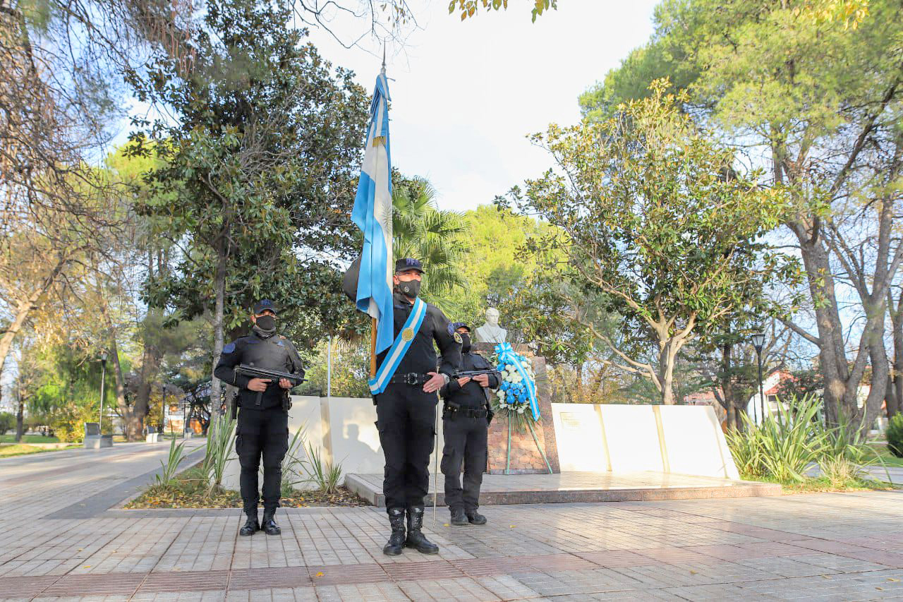 Se izó la Bandera Nacional en memoria  de su creador, Manuel Belgrano