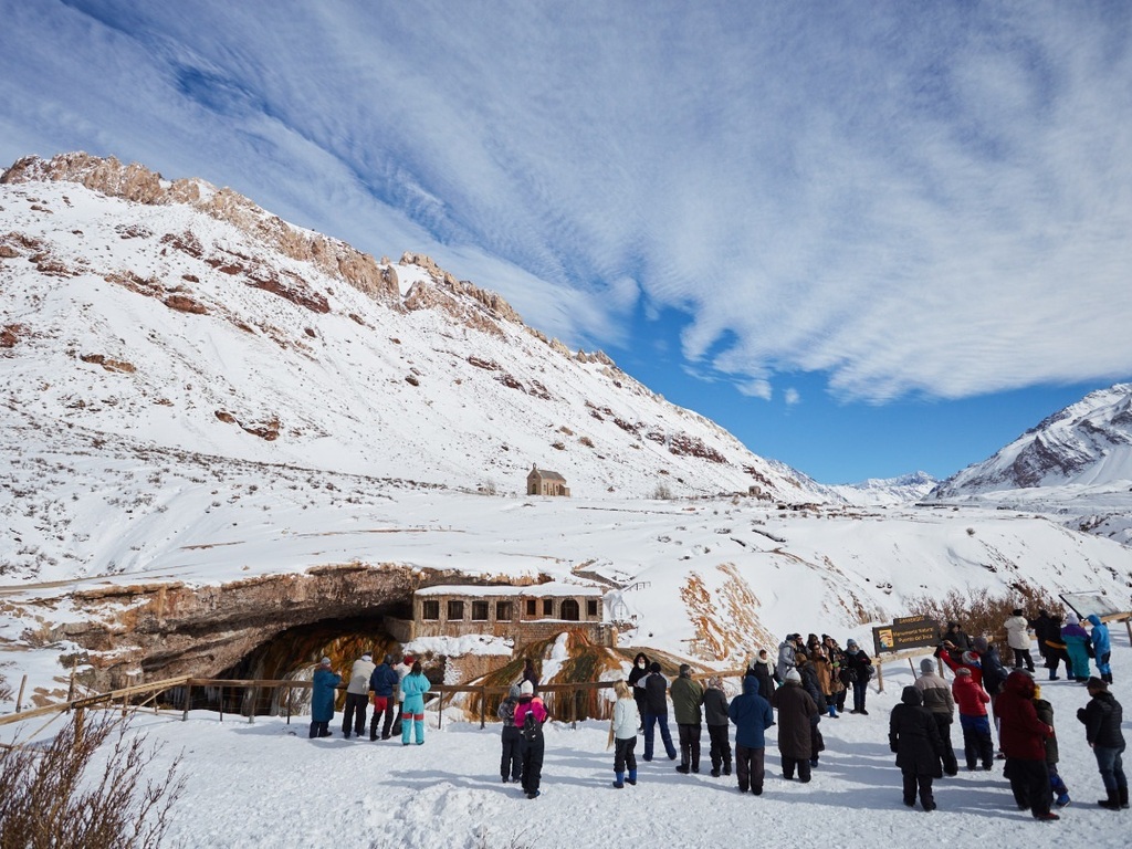 Los parques de nieve de Mendoza se ilusionan con la temporada invernal