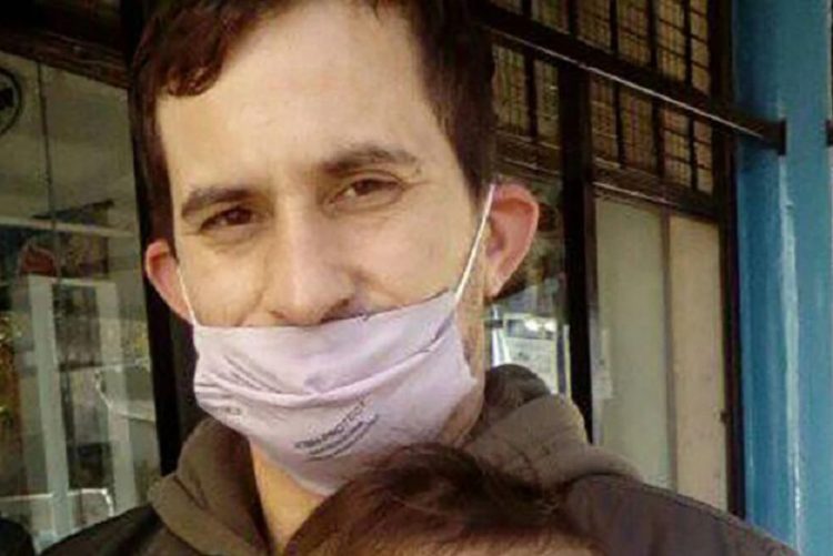 Pedía trabajo junto a su bebé en la calle, se viralizó la foto y una cadena solidaria cambió su vida