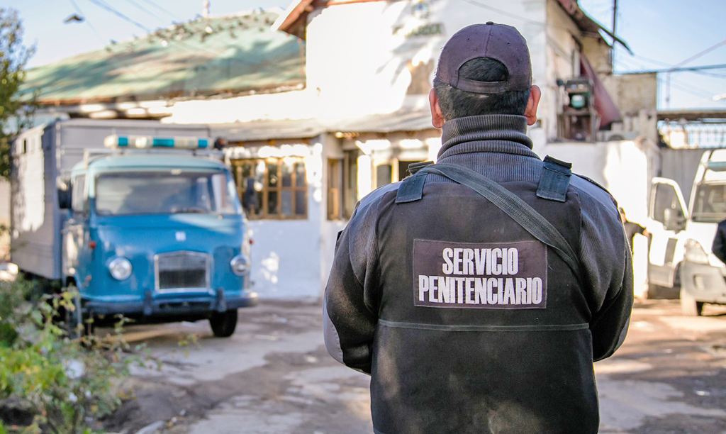 Detienen a un hombre acusado de facilitar videos de abuso  sexual infantil