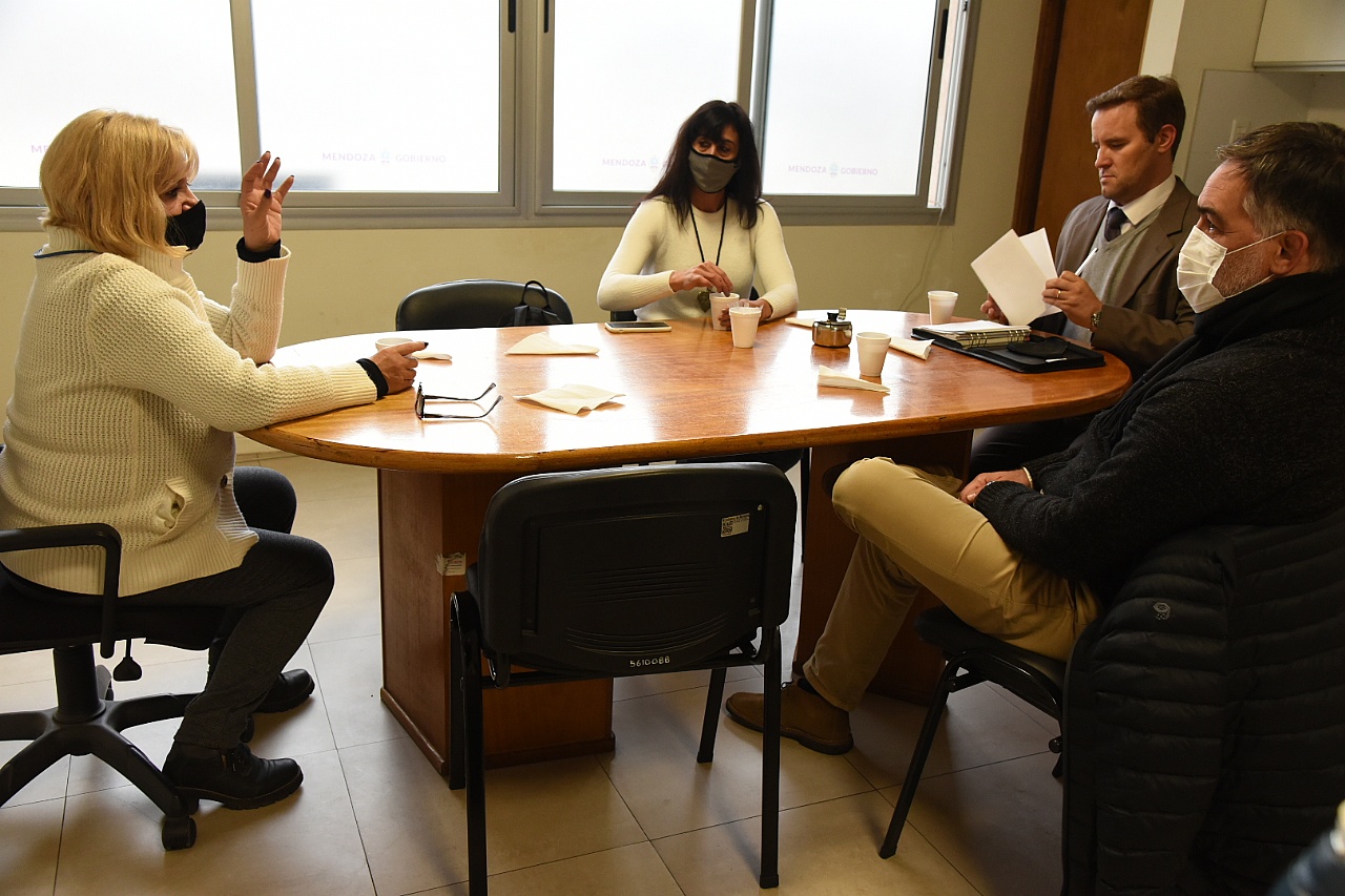 Prevención de estafas bancarias: Defensa del Consumidor se  reunió con representantes  del banco Nación