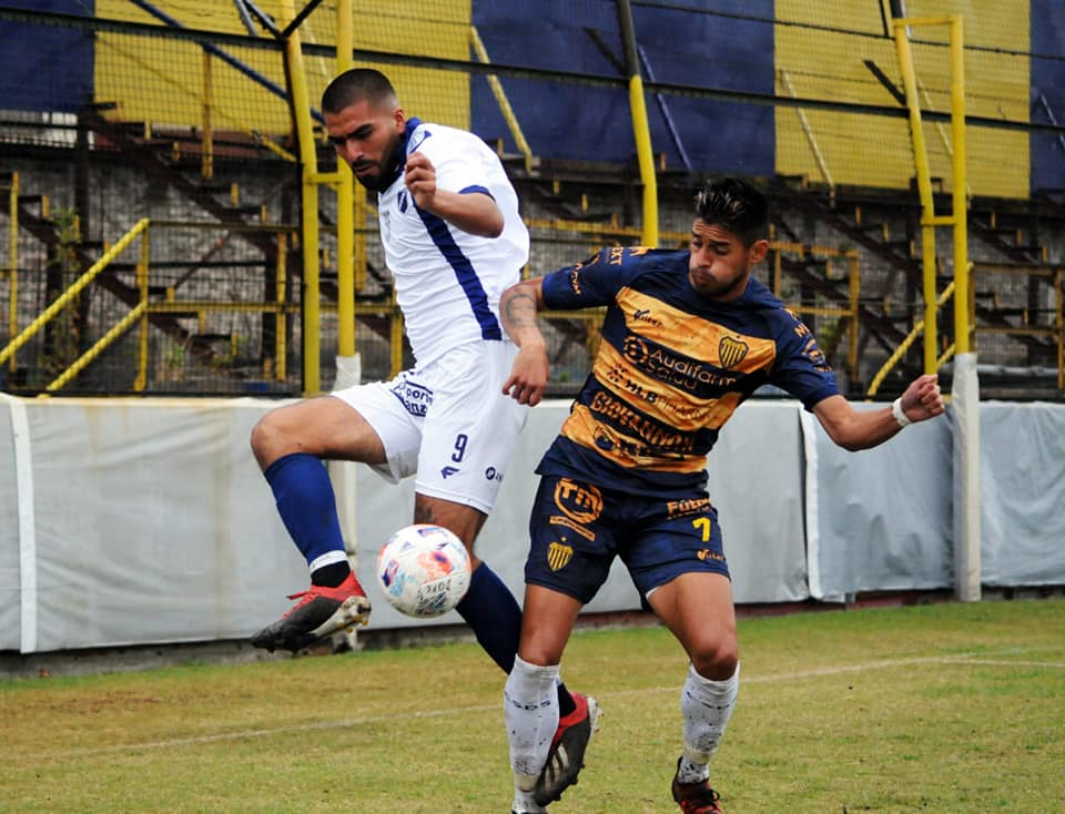 Dock Sud con el sanrafaelino Sergio Modón lidera la Primera C del fútbol argentino