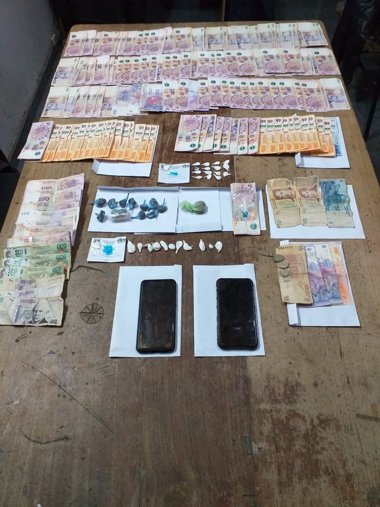 Encuentran drogas y detienen a dos personas en una casa de calle Tropero Sosa