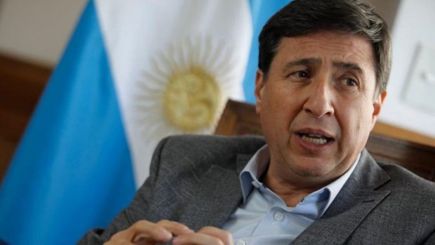 Arroyo dice que el país «tiene que ir a un ingreso universal de base» pero ahora no hay condiciones fiscales