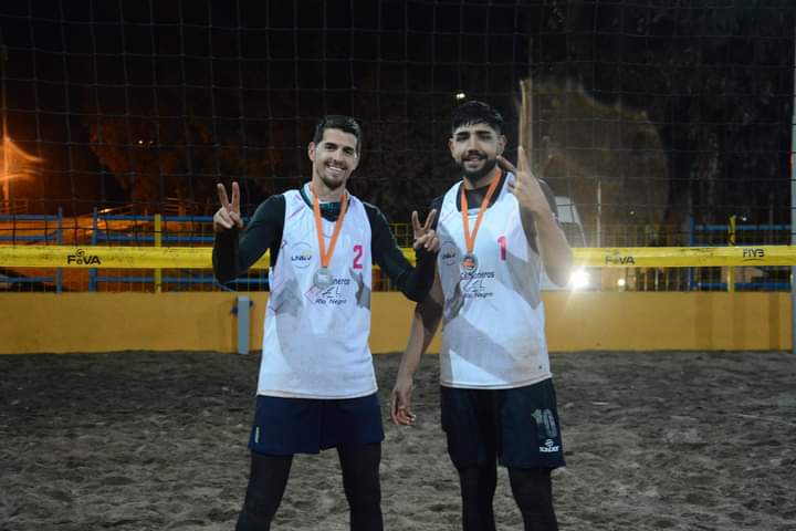Podio para Ezequiel Arregui en el torneo de beach vóley “Copa Petrolera” en Cutral Co