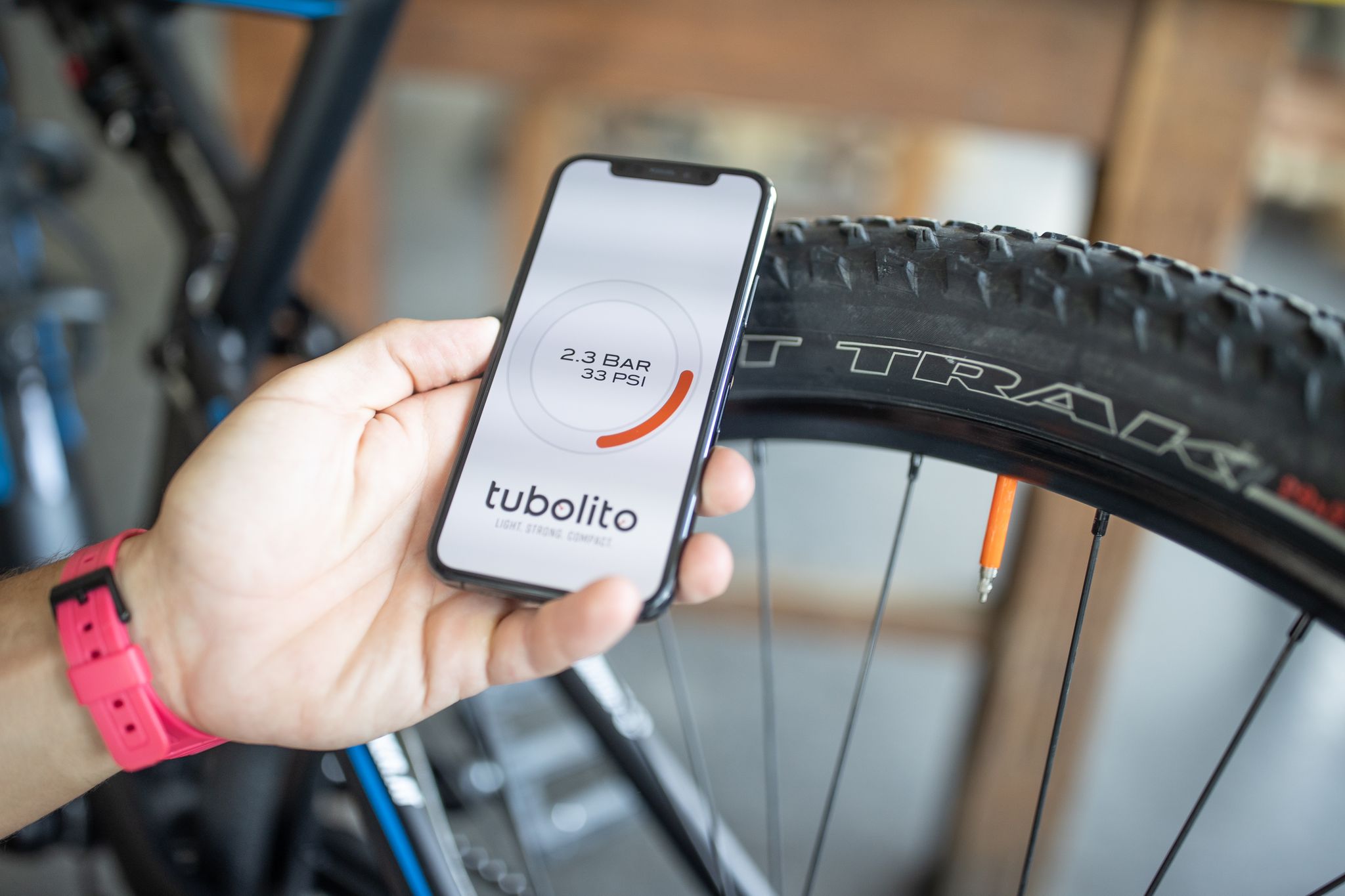 Cómo conectar sus AirPods a una bicicleta estática “inteligente”