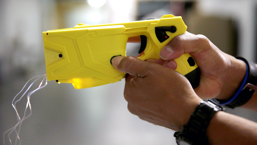 Cómo funcionan las pistolas Taser, un debate que reavivó el violento episodio de Chano