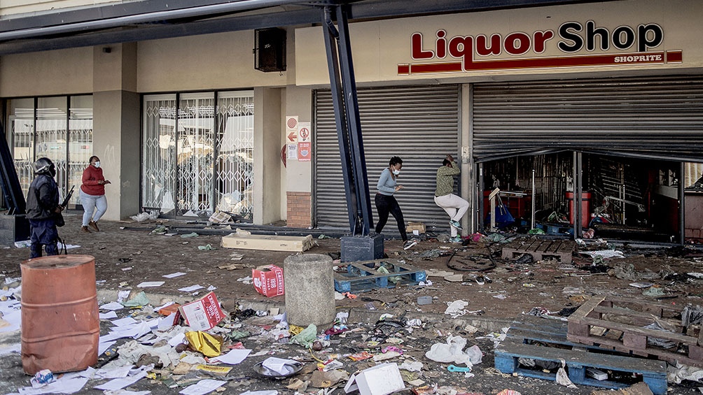 Sudáfrica: Declararon en «estado de desastre» a la región más golpeada por las protestas