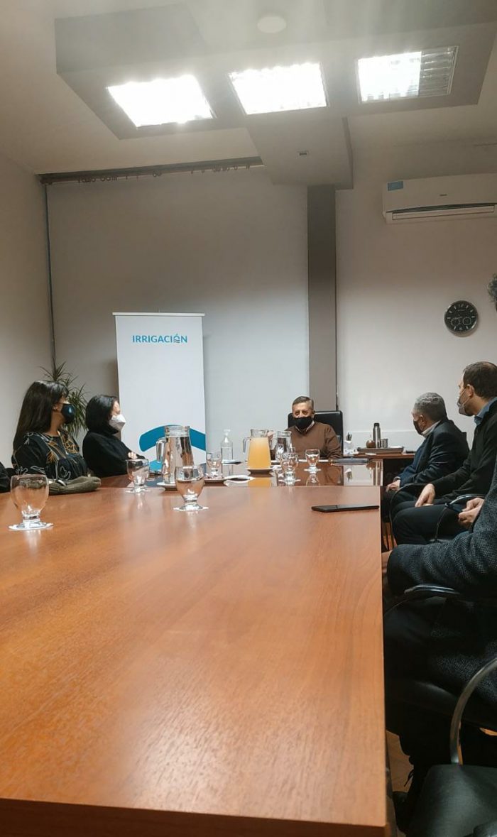 Desarrollarán parcelas piloto para promover la eficiencia en el riego intrafinca en la vitivinicultura