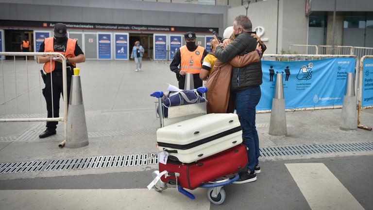 Dura advertencia del sector aéreo por las restricciones en los vuelos: “La demora de muchos argentinos para retornar podría extenderse en hasta 5 meses”