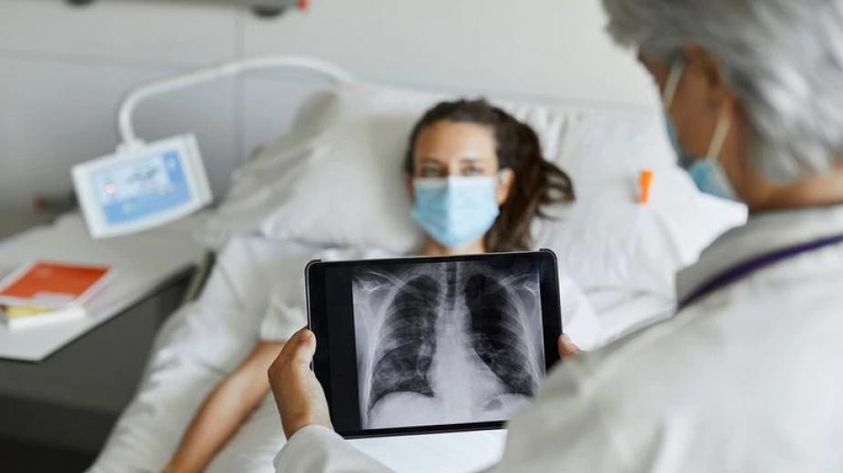 El mayor análisis del genoma del coronavirus advierte quiénes tienen más riesgo de contraer COVID-19 grave