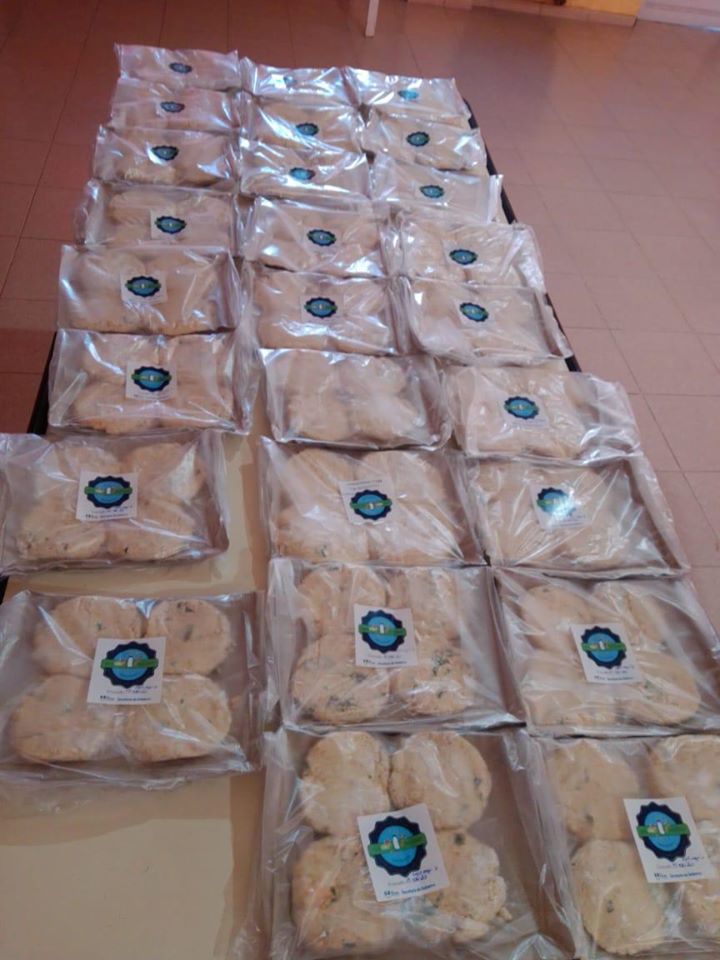 Preparan comida para celíacos  en el CIC del barrio El Sosneado