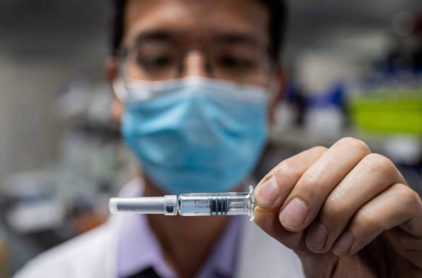 Entre los países que más vacunaron, los cinco con más muertes por COVID-19 usan vacunas chinas