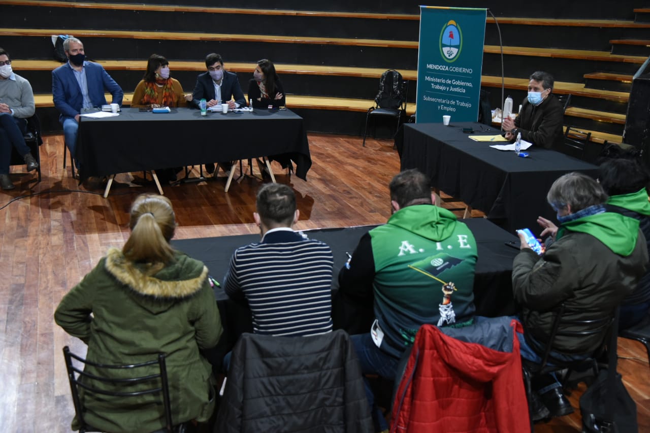 Gremios aceptaron el ofrecimiento salarial mayor al 40% propuesto por el Gobierno