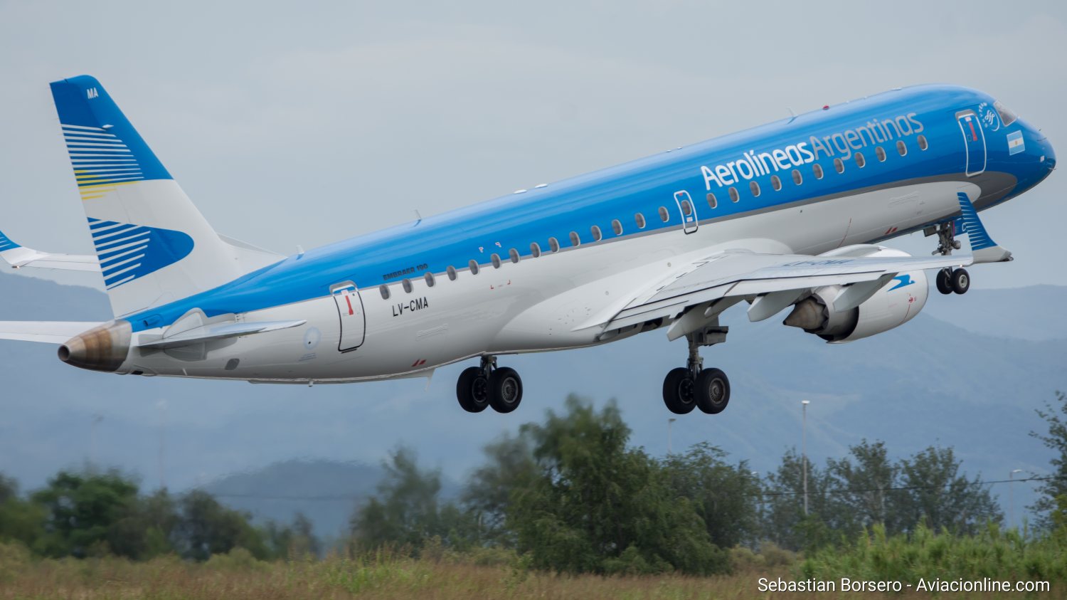 Incidente en un Embraer E190 de Aerolíneas Argentinas con destino a San Rafael: Todos los detalles